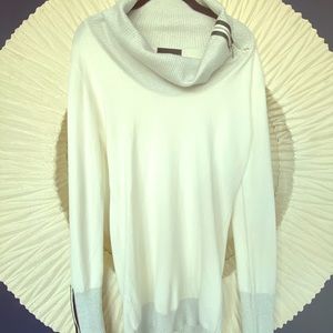 Frank Lyman design long sweater with zip detail